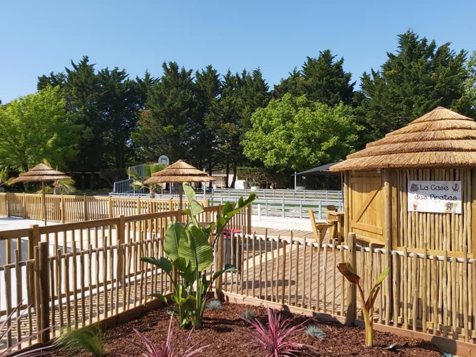 Camping Les Maraises Saint-Martin-de-Ré Exterior foto